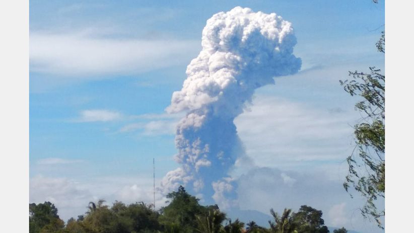 Foto-Foto Gunung Soputan Meletus, Tinggi Kolom Abu Vulkanik 4.000 M - Bagian 2