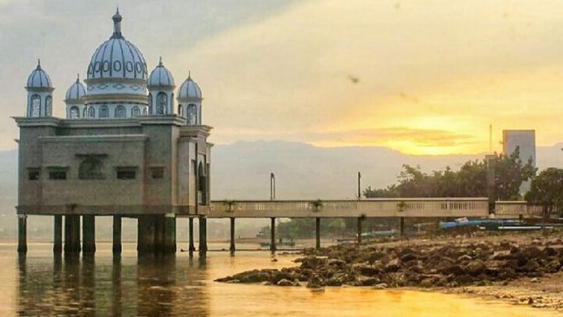 Foto Masjid Terapung Palu Sebelum dan Sesudah Diguncang Gempa - Bagian 2