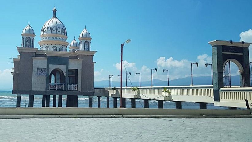Foto Masjid Terapung Palu Sebelum dan Sesudah Diguncang Gempa