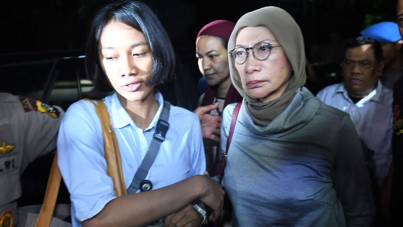 Tampang Ratna Sarumpaet Ditangkap Polisi Sebelum Pergi ke Cile - Bagian 2