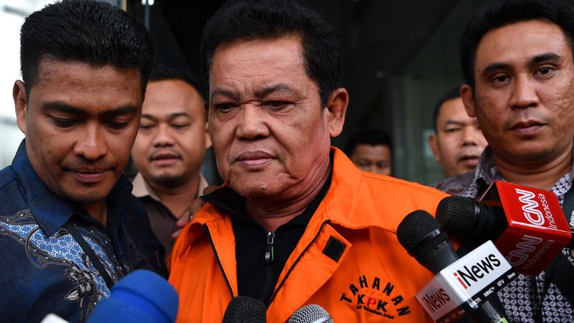 Jadi Tersangka, Wali Kota Pasuruan Setiyono Pakai Rompi Tahanan KPK - Bagian 2