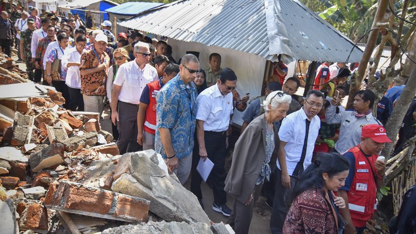 Kunjungi Korban Gempa Lombok, Bos IMF Sumbang Uang Rp2 Miliar - Bagian 2