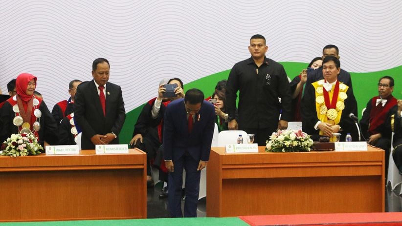 Presiden Jokowi Sampaikan Orasi Ilmiah di Depan Ribuan Mahasiswa USU