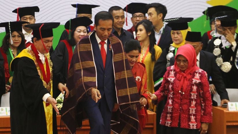 Presiden Jokowi Sampaikan Orasi Ilmiah di Depan Ribuan Mahasiswa USU