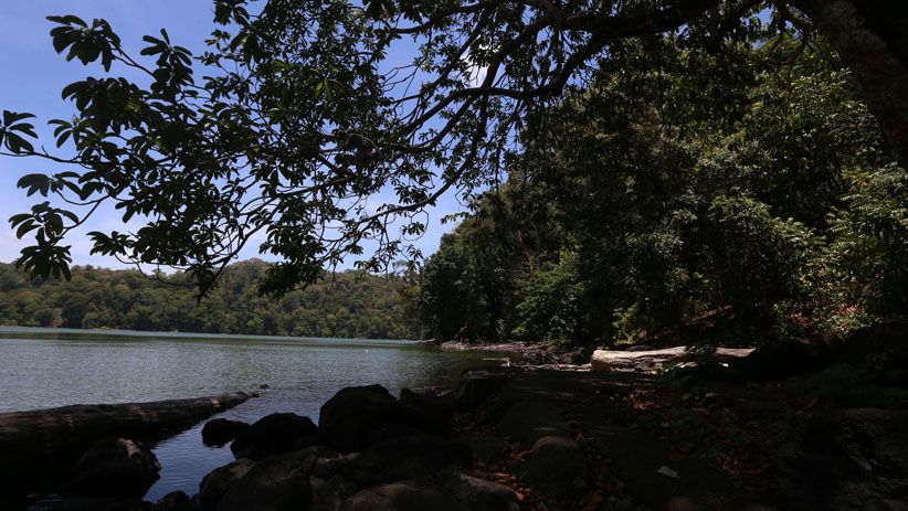 Danau Kastoba, Surga Kecil di Tengah Pulau Bawean Danau Kastoba, Surga Kecil di Tengah Pulau Bawean