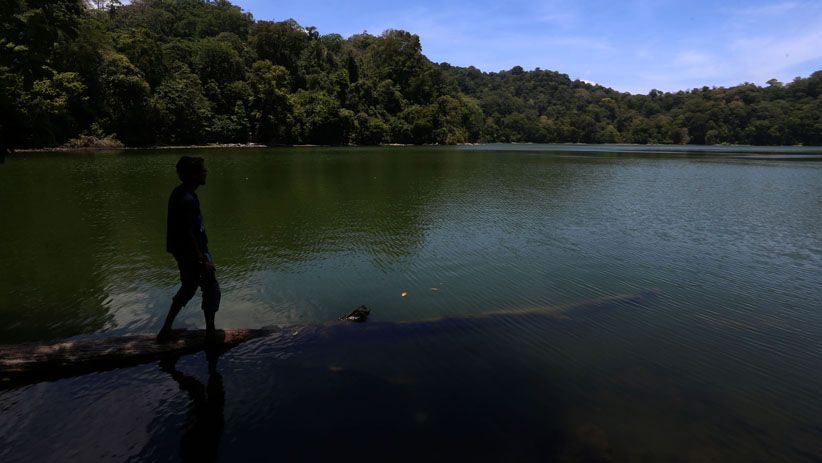Danau Kastoba, Surga Kecil di Tengah Pulau Bawean Danau Kastoba, Surga Kecil di Tengah Pulau Bawean