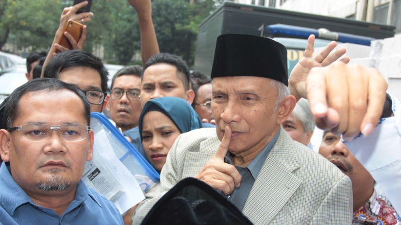 Diperiksa Kasus Hoaks, Amien Rais Dikawal Ratusan Massa - Bagian 2