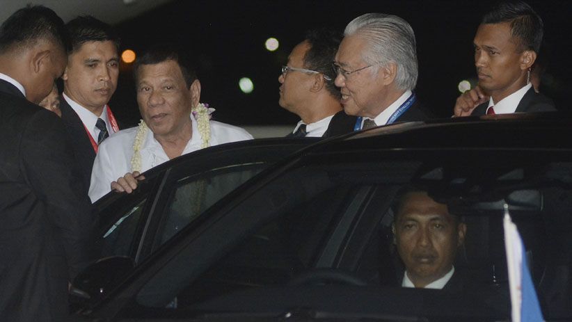 Presiden Duterte Tiba di Bali untuk Menghadiri ASEAN Leaders Gathering - Bagian 1