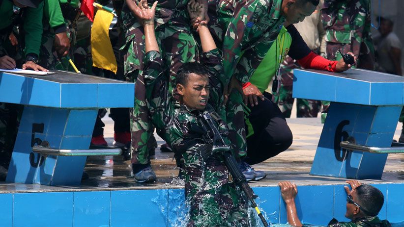 Serunya Lomba Renang Militer Korps Marinir TNI AL - Bagian 7