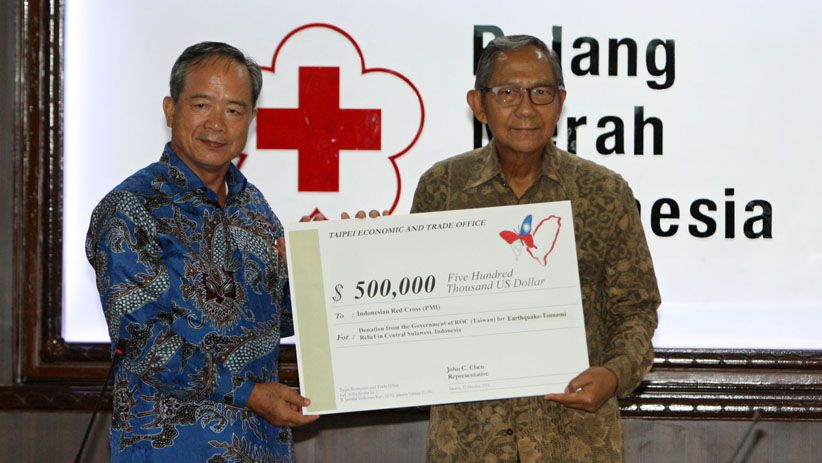 Taiwan Serahkan Donasi Rp7,3 M ke PMI untuk Korban Gempa Sulteng - Bagian 2