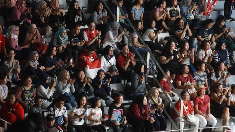Ratusan Warga Rela Kepanasan demi Dukung Atlet Bulutangkis Indonesia - Bagian 3