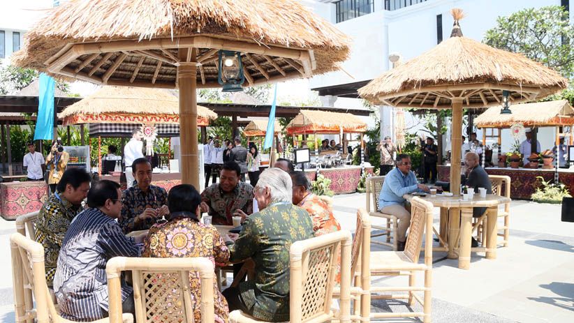 Momen Presiden Jokowi bersama Menteri Kebinet Kerja Ngopi Bareng  - Bagian 5