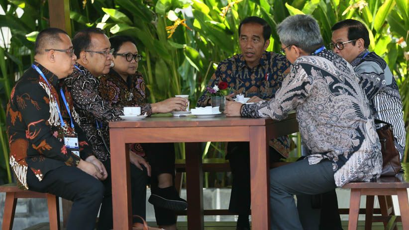 Momen Presiden Jokowi bersama Menteri Kebinet Kerja Ngopi Bareng  - Bagian 3