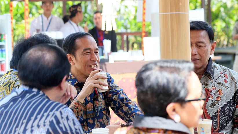 Momen Presiden Jokowi bersama Menteri Kebinet Kerja Ngopi Bareng  - Bagian 2