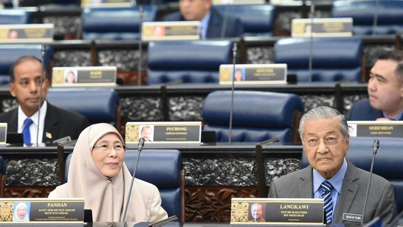Momen Anwar Ibrahim Dilantik Jadi Anggota Parlemen Malaysia - Bagian 3