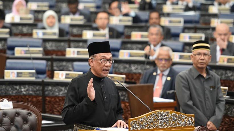 Momen Anwar Ibrahim Dilantik Jadi Anggota Parlemen Malaysia - Bagian 1
