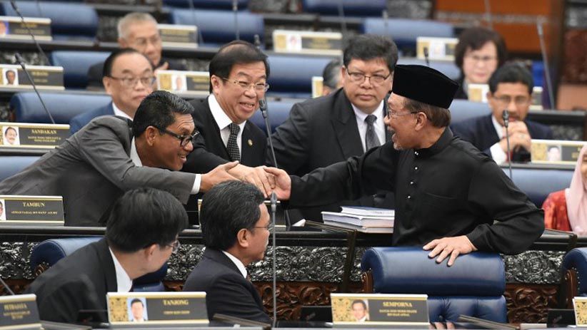 Momen Anwar Ibrahim Dilantik Jadi Anggota Parlemen Malaysia - Bagian 5
