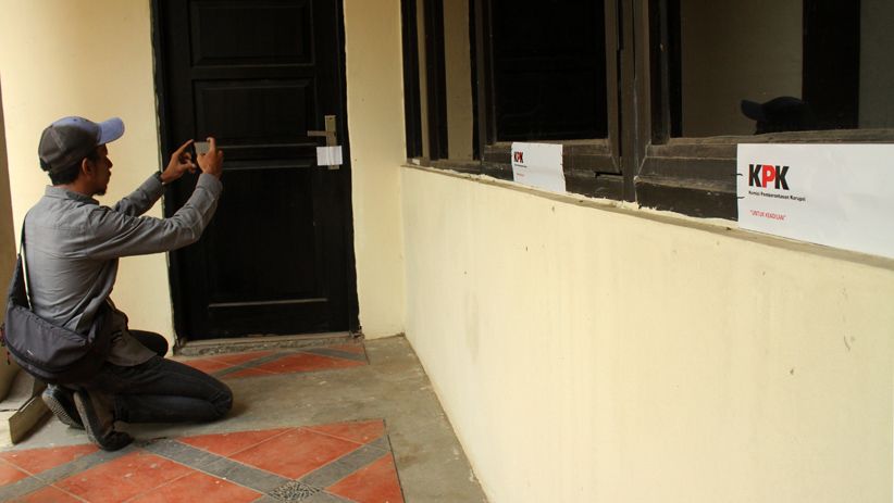 Pejabat Dinas PUPR Kabupaten Bekasi Kena OTT, Kantor Disegel KPK - Bagian 2
