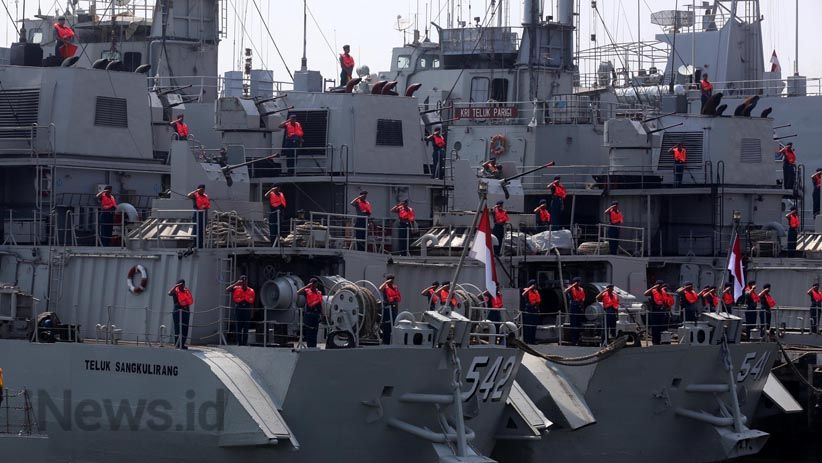 Pangkoarmada II Inspeksi Kapal Perang TNI AL