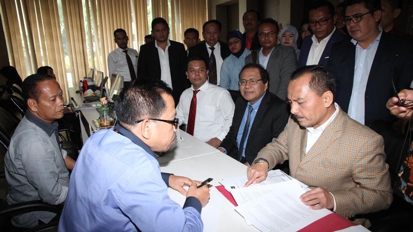 Rizal Ramli Bawa Puluhan Pengacara Laporkan Surya Paloh ke Bareskrim - Bagian 1