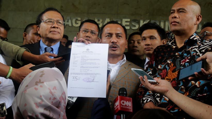 Rizal Ramli Bawa Puluhan Pengacara Laporkan Surya Paloh ke Bareskrim - Bagian 2