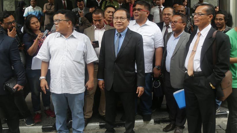 Rizal Ramli Bawa Puluhan Pengacara Laporkan Surya Paloh ke Bareskrim - Bagian 3