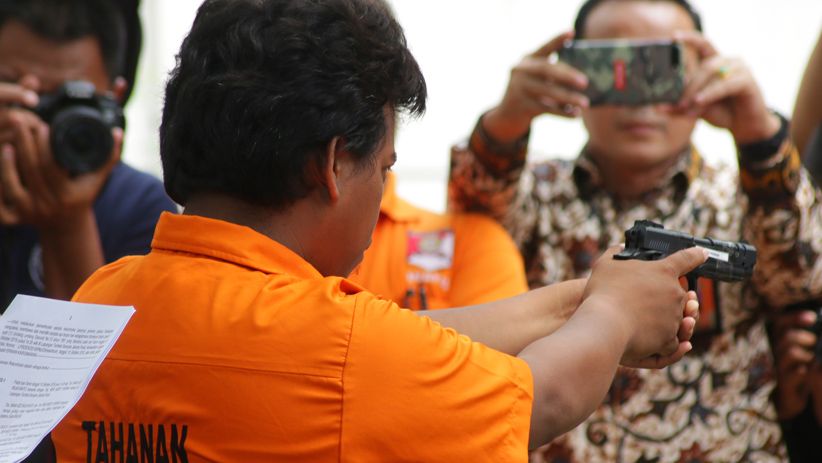 Polisi Gelar Rekonstruksi Penembakan Gedung DPR - Bagian 1