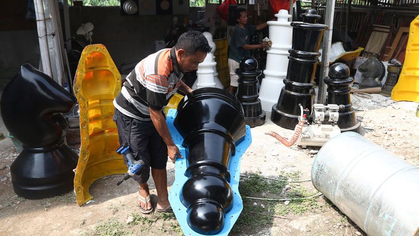 Melihat Pembuatan Catur Raksasa Seharga Rp105 Juta - Bagian 1