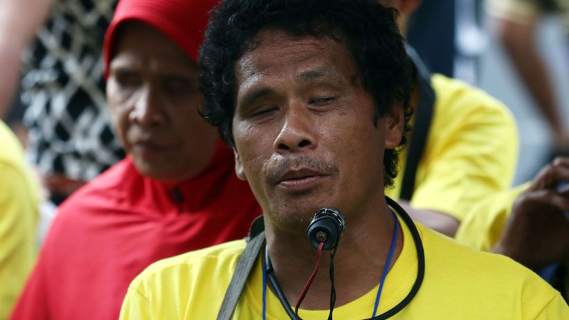 Puluhan Penyandang Tuna Netra Ikut Lomba Menyanyi saat CFD di Jakarta - Bagian 4