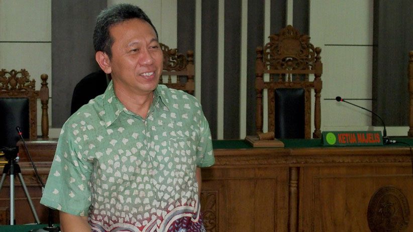 Bupati Nonaktif Kebumen Divonis 4 Tahun Penjara, Hak Politik Dicabut