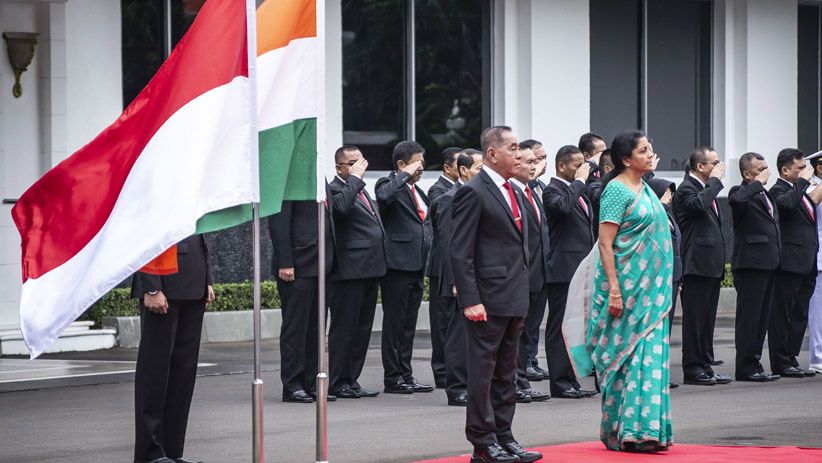 Menteri Ryamizard Ryacudu Terima Kunjungan Menteri Pertahanan India - Bagian 1