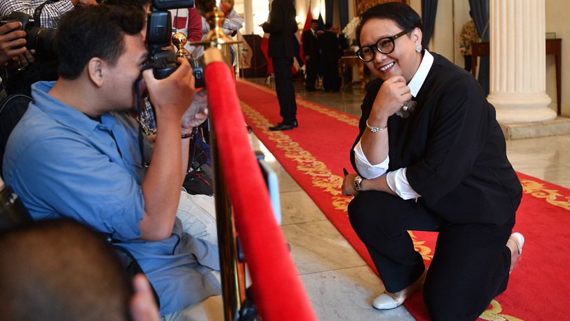 Pose Menteri Retno Sebelum Bertemu Menlu Arab Saudi Adel al-Jubeir - Bagian 1