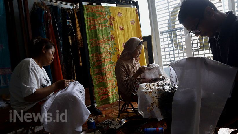 Batik Bermotif Anggrek Khas Kota Tangsel Ini Tembus Pasar Mancanegara - Bagian 2
