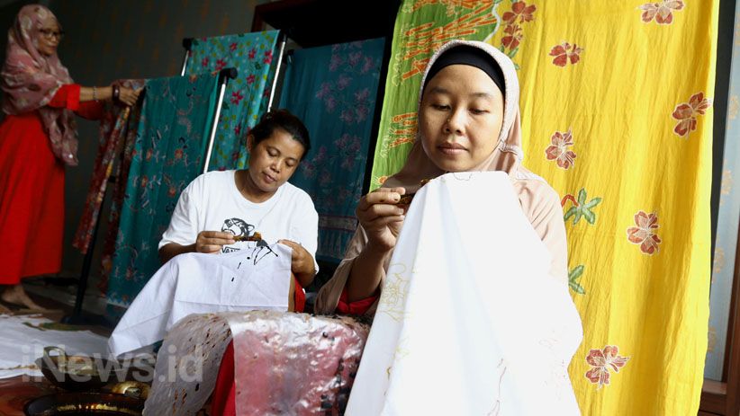 Batik Bermotif Anggrek Khas Kota Tangsel Ini Tembus Pasar Mancanegara - Bagian 1