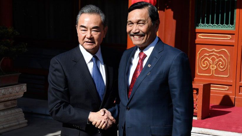 Menko Luhut Panjaitan Bertemu Menlu China Wang Yi di Beijing - Bagian 2