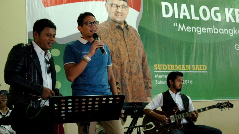 Kampanye di Jawa Tengah, Sandiaga Disambut Emak-Emak Tegal - Bagian 3