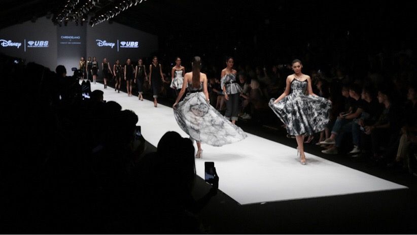 Cantiknya Miss Indonesia Alya Nurshabrina Tampil di JFW 2019 - Bagian 3