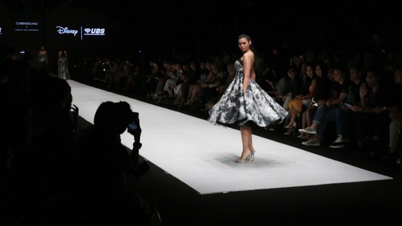 Cantiknya Miss Indonesia Alya Nurshabrina Tampil di JFW 2019 - Bagian 2