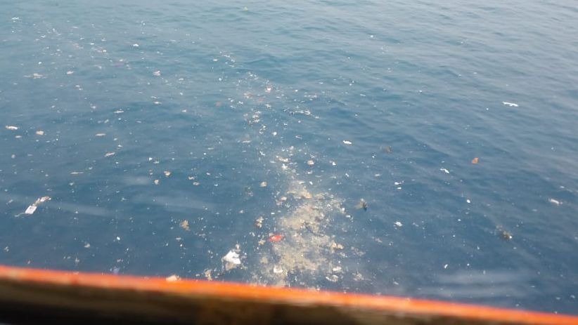  Basarnas Kerahkan Penyelam di Titik Pesawat Lion Air JT 610 Jatuh - Bagian 4