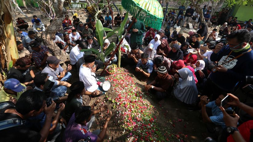 Suasana Haru di Pemakaman Jannatun Cintya Dewi, Korban Lion Air JT610 - Bagian 1