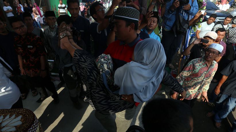 Suasana Haru di Pemakaman Jannatun Cintya Dewi, Korban Lion Air JT610 - Bagian 7