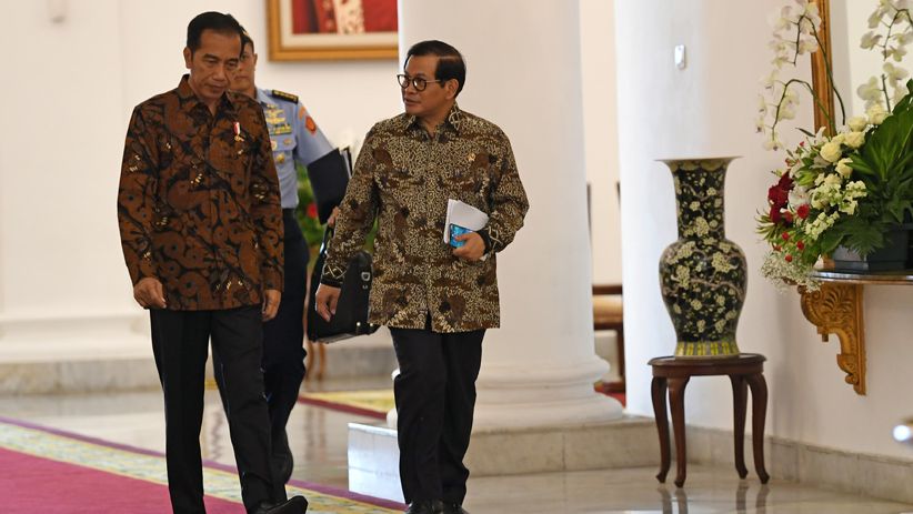 Presiden Jokowi Pimpin Rapat Anggaran Dana Desa dan Dana Kelurahan - Bagian 2