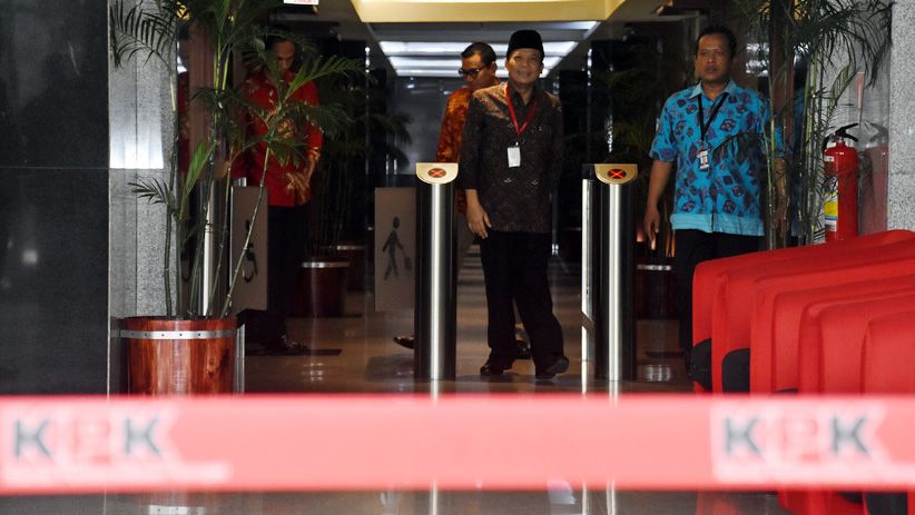 Taufik Kurniawan Penuhi Panggilan KPK - Bagian 2