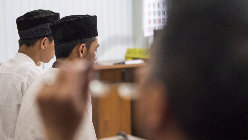 4 Pelaku Pengeroyok Suporter Persija Divonis 3,5 hingga 4 Tahun Penjara - Bagian 3