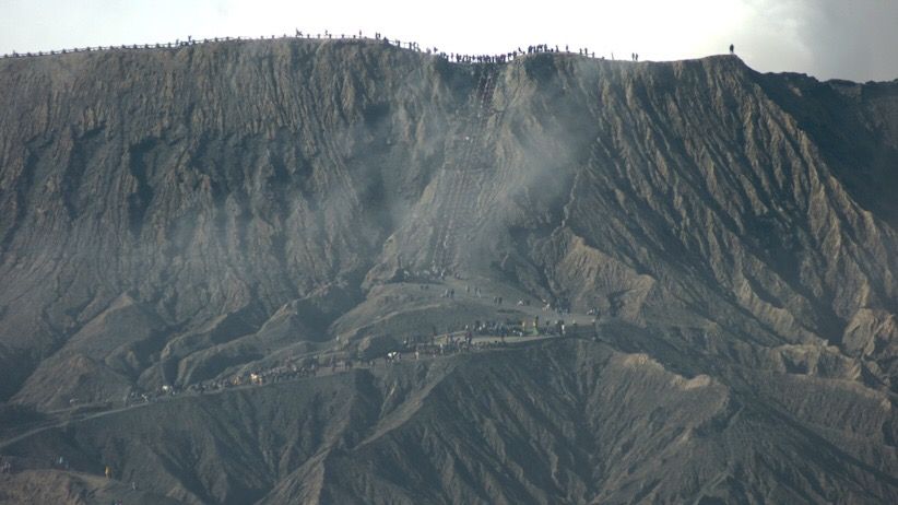 Berwisata di Keindahan Lautan Pasir Gunung Bromo - Bagian 3