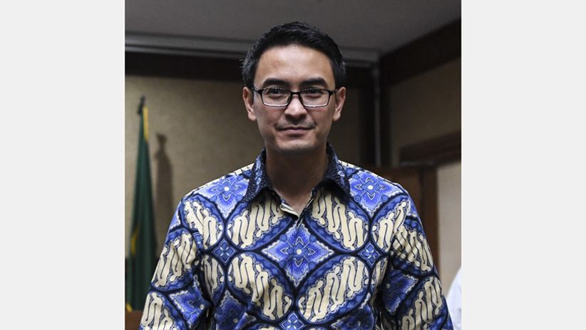 Gubernur Jambi Nonaktif Zumi Zola Dituntut 8 Tahun Penjara - Bagian 4