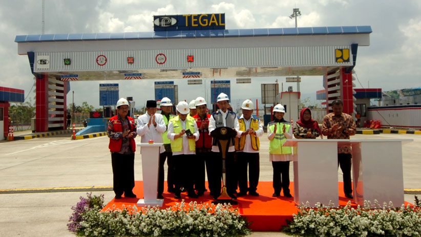 Presiden Jokowi Resmikan Jalan Tol Pejagan-Pemalang - Bagian 3