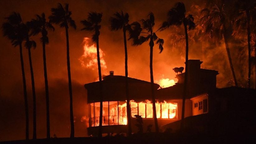 Foto-Foto Kebakaran Hutan Melanda California, 9 Orang Tewas - Bagian 1