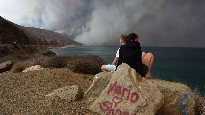 Foto-Foto Kebakaran Hutan Melanda California, 9 Orang Tewas - Bagian 6