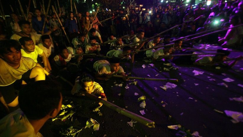 3 Orang Tewas, Drama Kolosal Surabaya Membara Berubah Petaka - Bagian 6